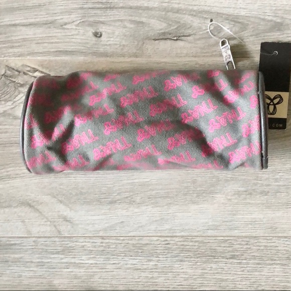 TNA Handbags - 🐮2/$15 NWT TNA Pencil Case